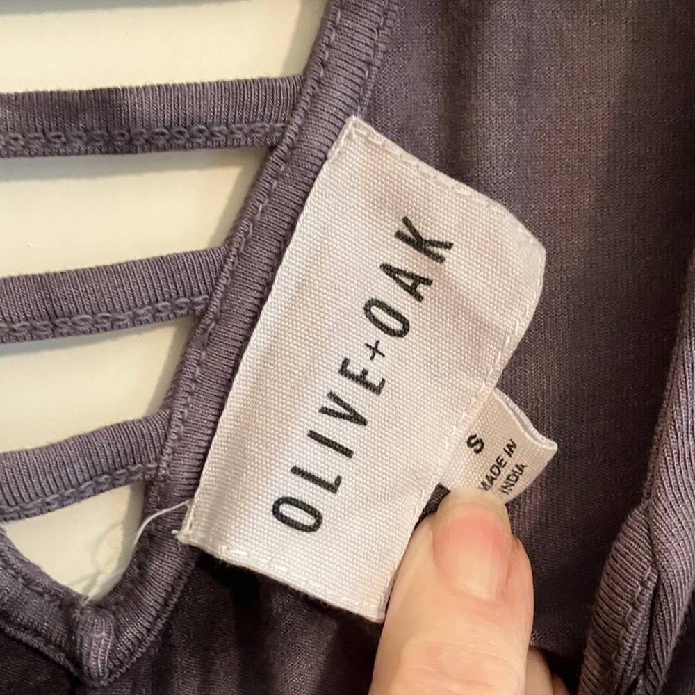 Olive & Oak Black and Gray Tie-Dye V-Neck Tee - Picture 2 of 6